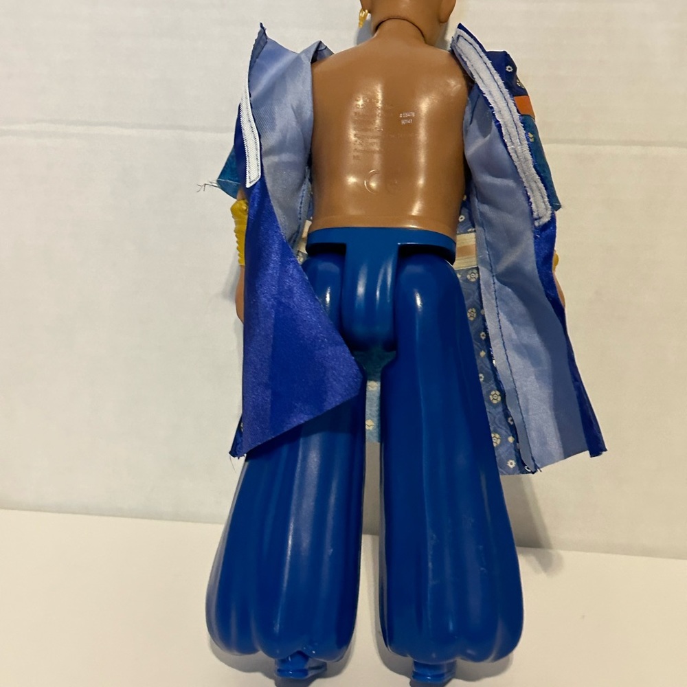 Hasbro 2018 Disney Aladdin Live Action Will Smith Genie Doll - Picture 7 of 7